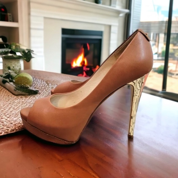 Michael Kors brown size 10 - 5 inch heels - Picture 2 of 6